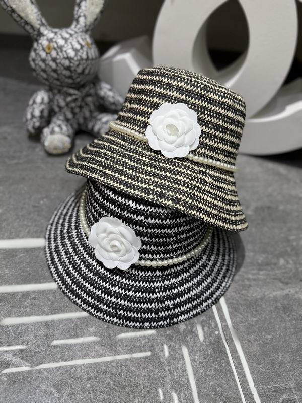 Chanel top hat dx189